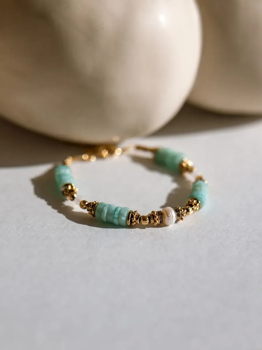 BRACELET PUKA HEISHI PRÉCIEU EN PIERRES NATURELLES D AMAZONITE