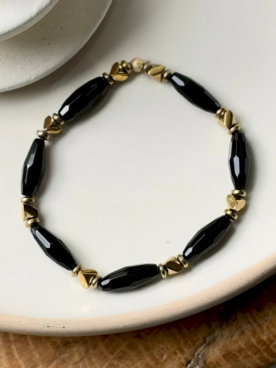bracelet fin en pierres navettes allongées de spinelles noires d'esprit vintage rétro chic
