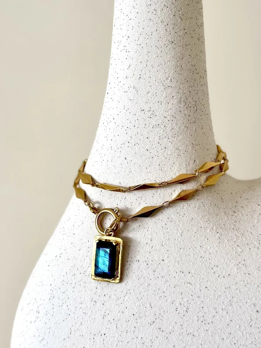 Collier, vue 2 - Paulette Quincaillerie