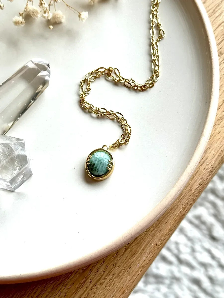 pendentif scarabée emeraude