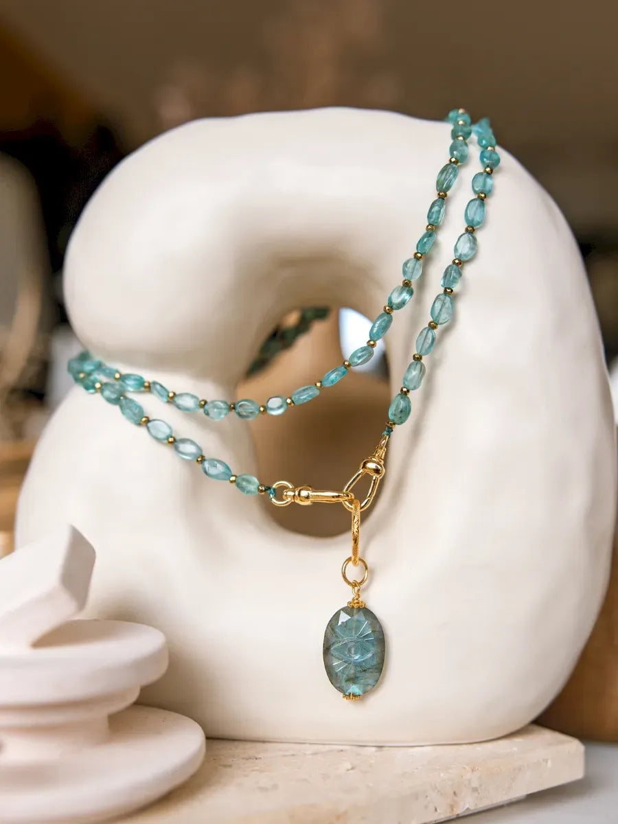 SAUTOIR LAKSHMI APATITE ET OEIL LABRADORITE