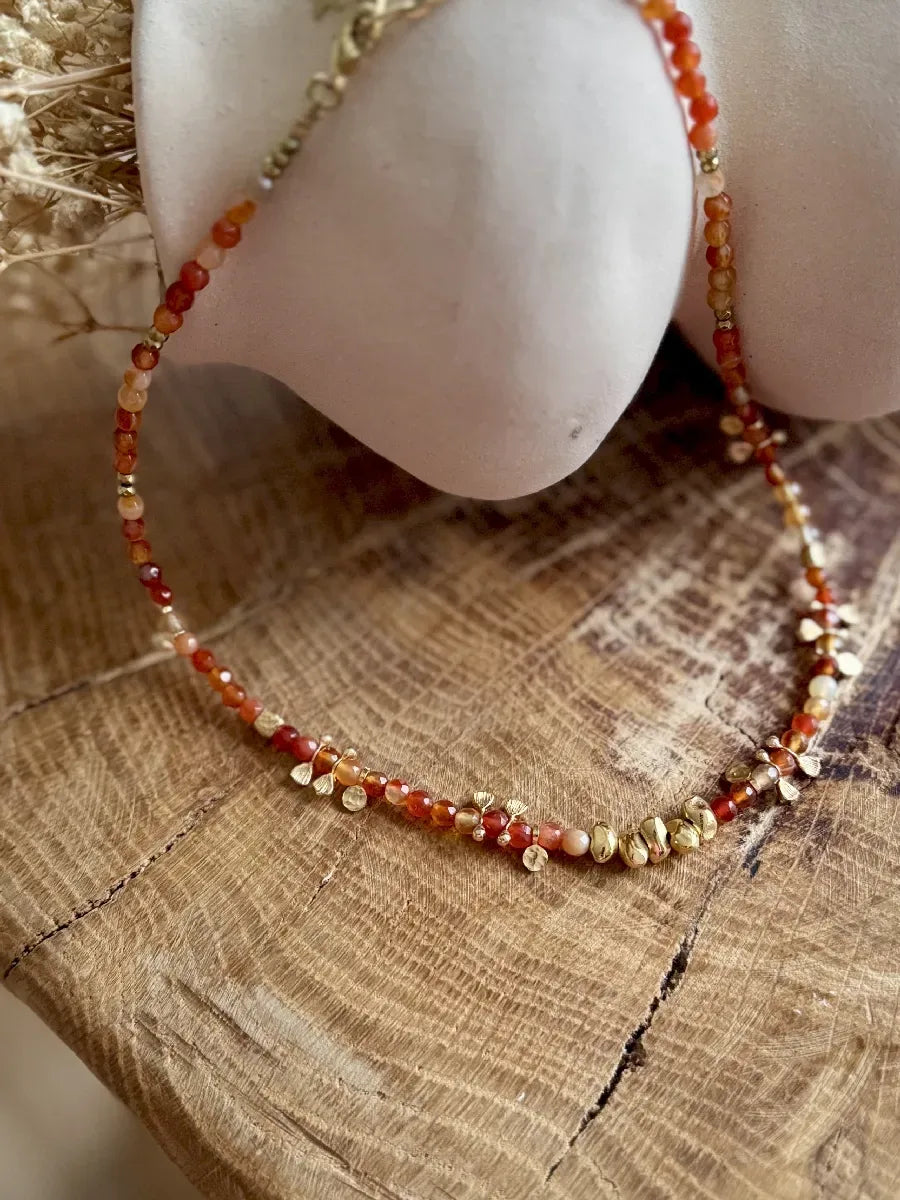 Collier en cornaline, vue 3 - Paulette Quincaillerie