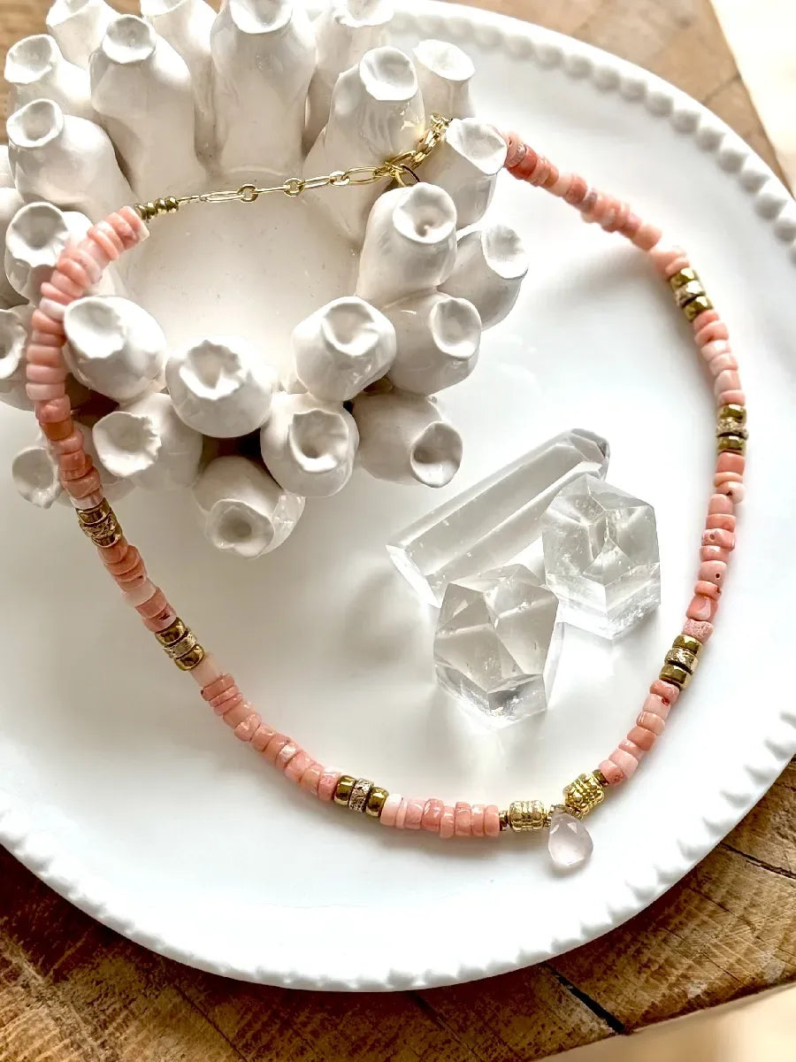 Collier en corail, vue 2 - Paulette Quincaillerie