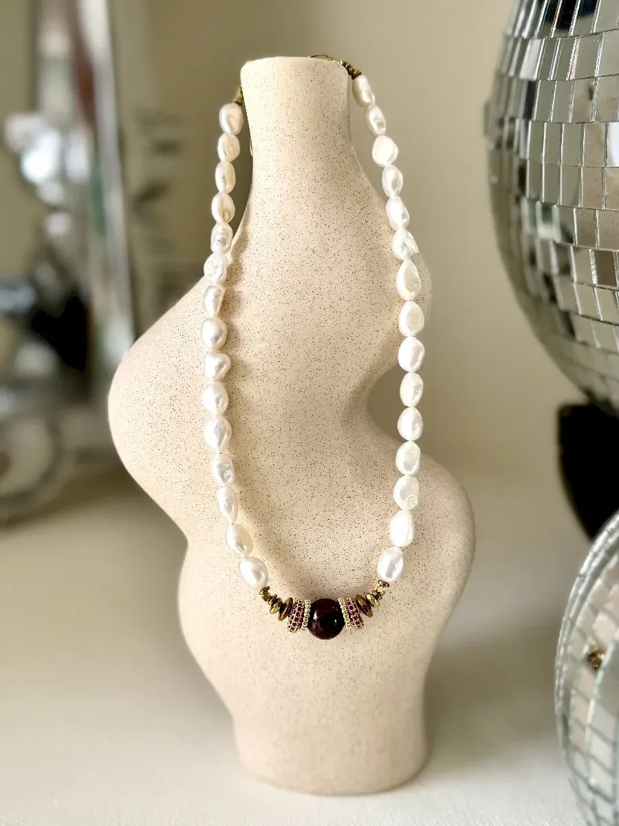 Collier en grenat, vue 4 - Paulette Quincaillerie