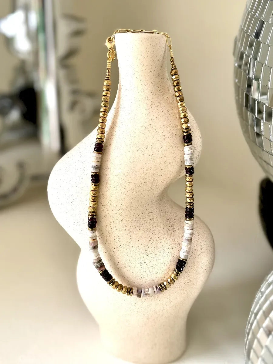 Collier en grenat, vue 6 - Paulette Quincaillerie