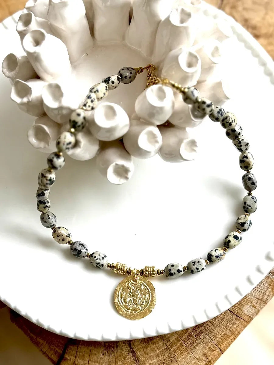 Collier en jaspe dalmatien, vue 3 - Paulette Quincaillerie