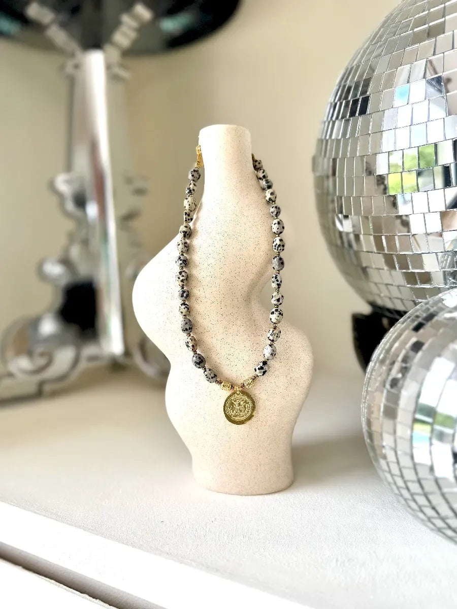 Collier en jaspe dalmatien, vue 6 - Paulette Quincaillerie