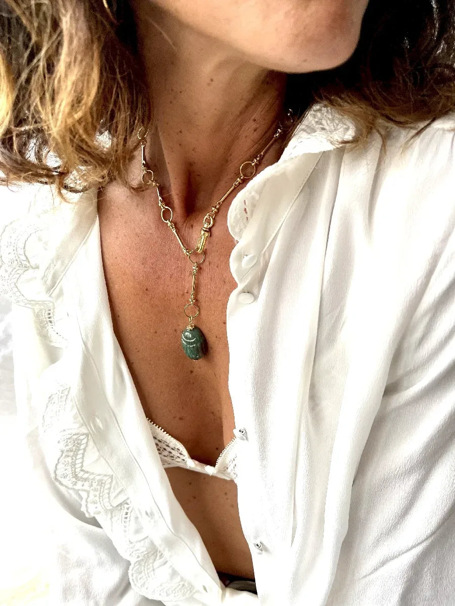 collier scarabée emeraude bijoux vintage