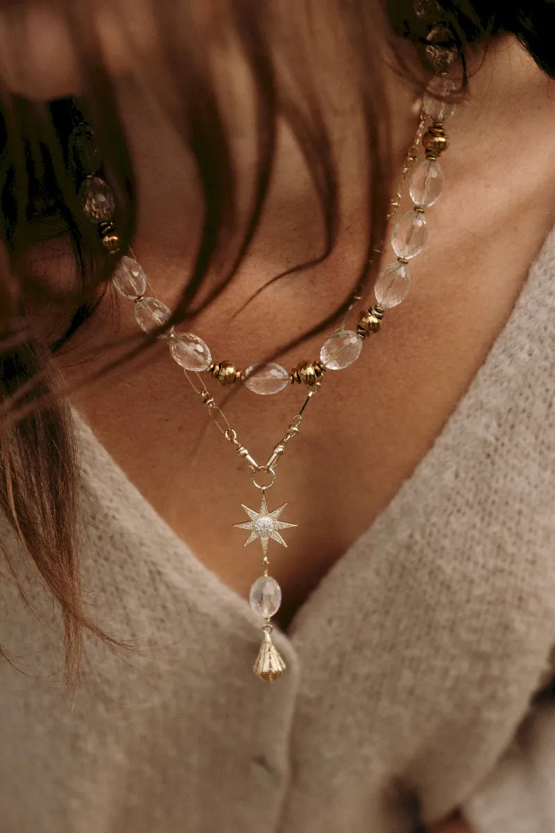 pendentif pompon étoile et filigrane or et pierre à facettes au choix cristal de roche ou spinelle noire