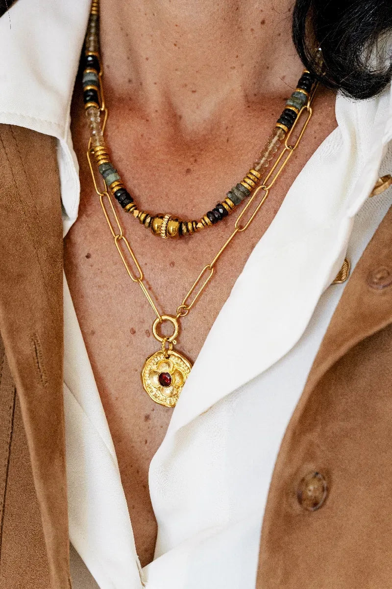 Collier en grenat, vue 2 - Paulette Quincaillerie