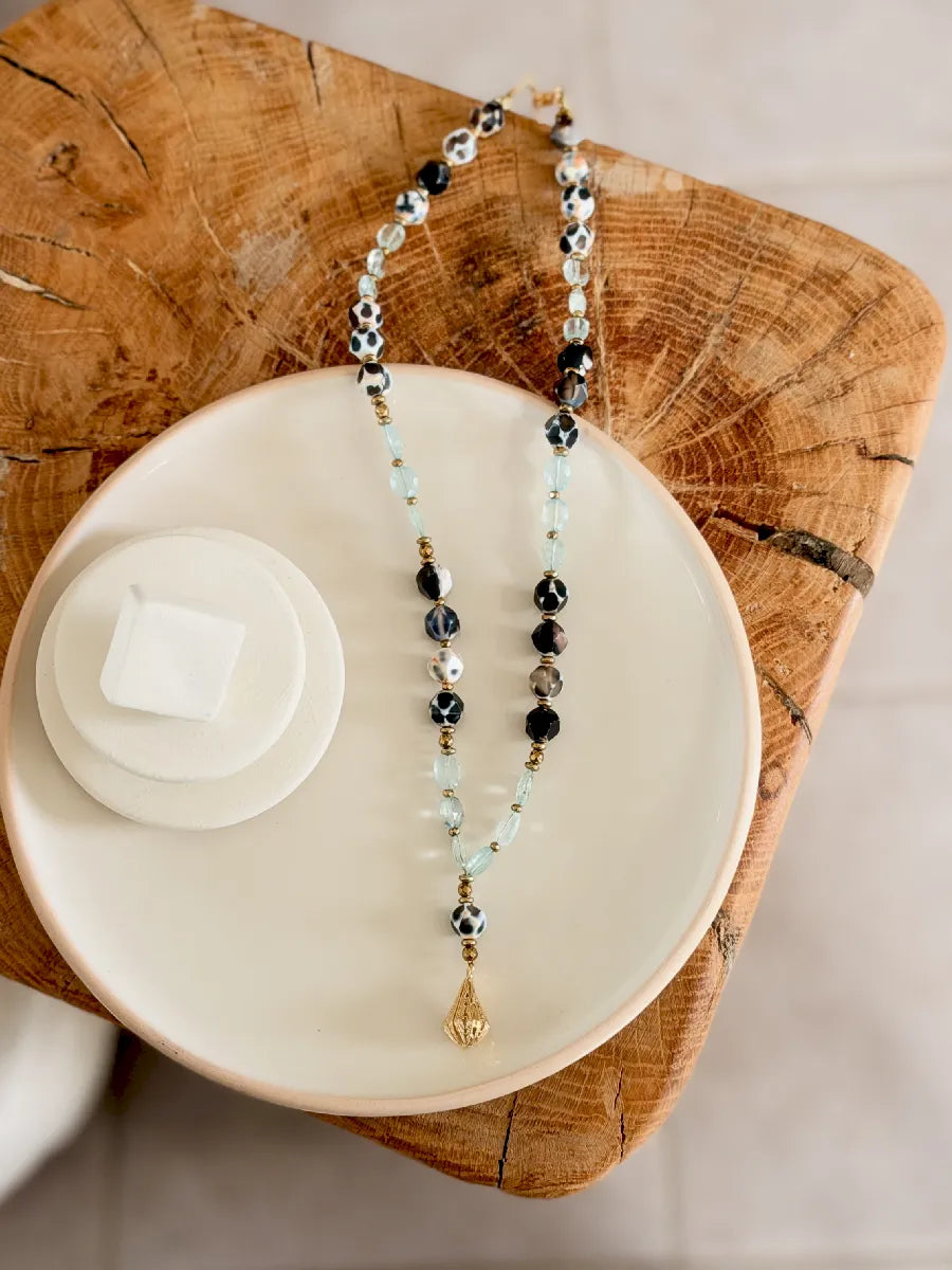 mala précieux en agate brésilienne et aigue marine repasse d'un pompon filigrane or