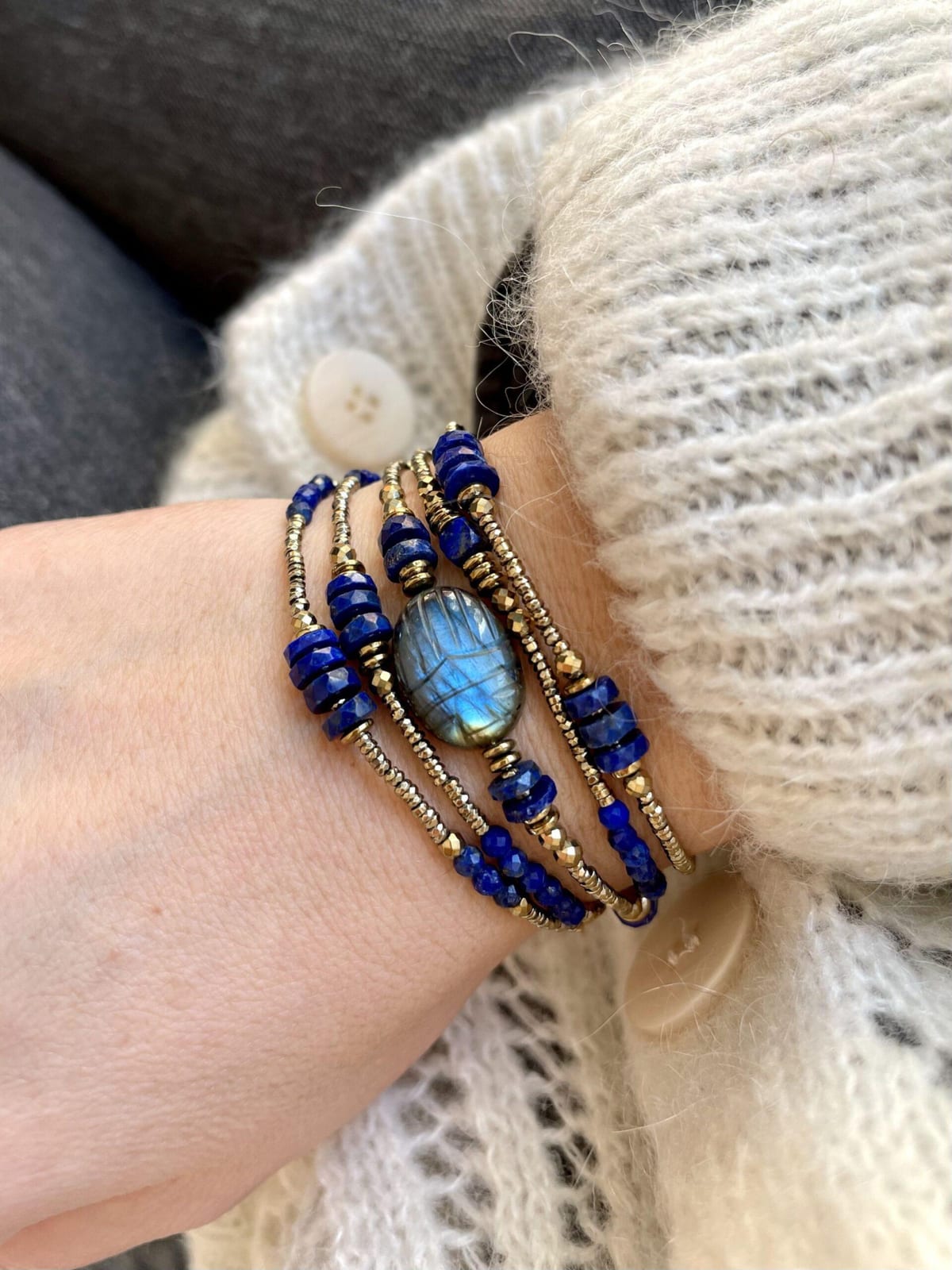 Bijou multitours en lapis-lazuli, vue 3 - Paulette Quincaillerie