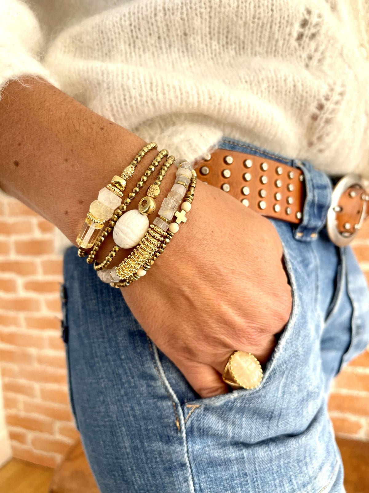 Bracelet en bois fossile, vue 3 - Paulette Quincaillerie