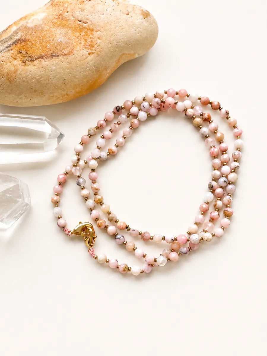 Sautoir en opale rose, vue 4 - Paulette Quincaillerie
