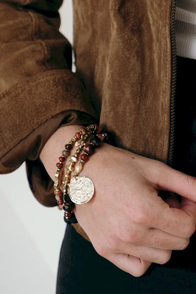 bracelets jaspe rouge médaille