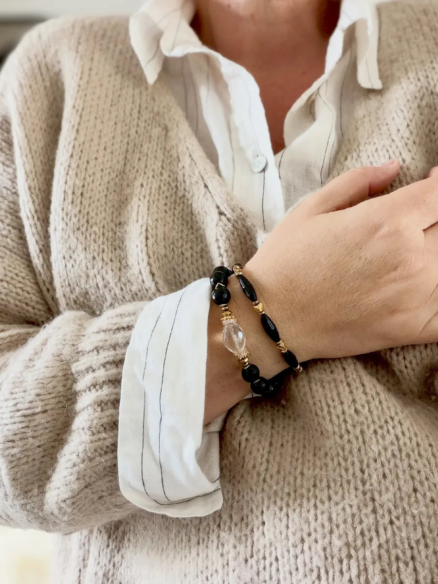 bracelet noir en spinelle et centre en cristal de roche esprit vintage rétro en pierres naturelles 