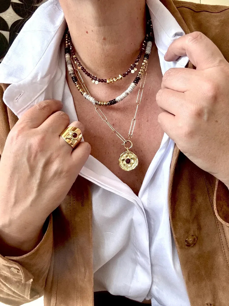 Collier en grenat, vue 3 - Paulette Quincaillerie