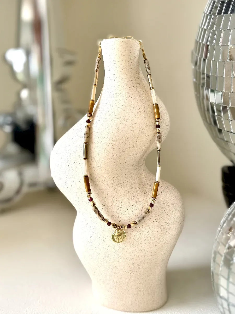 Collier en œil de tigre, vue 3 - Paulette Quincaillerie