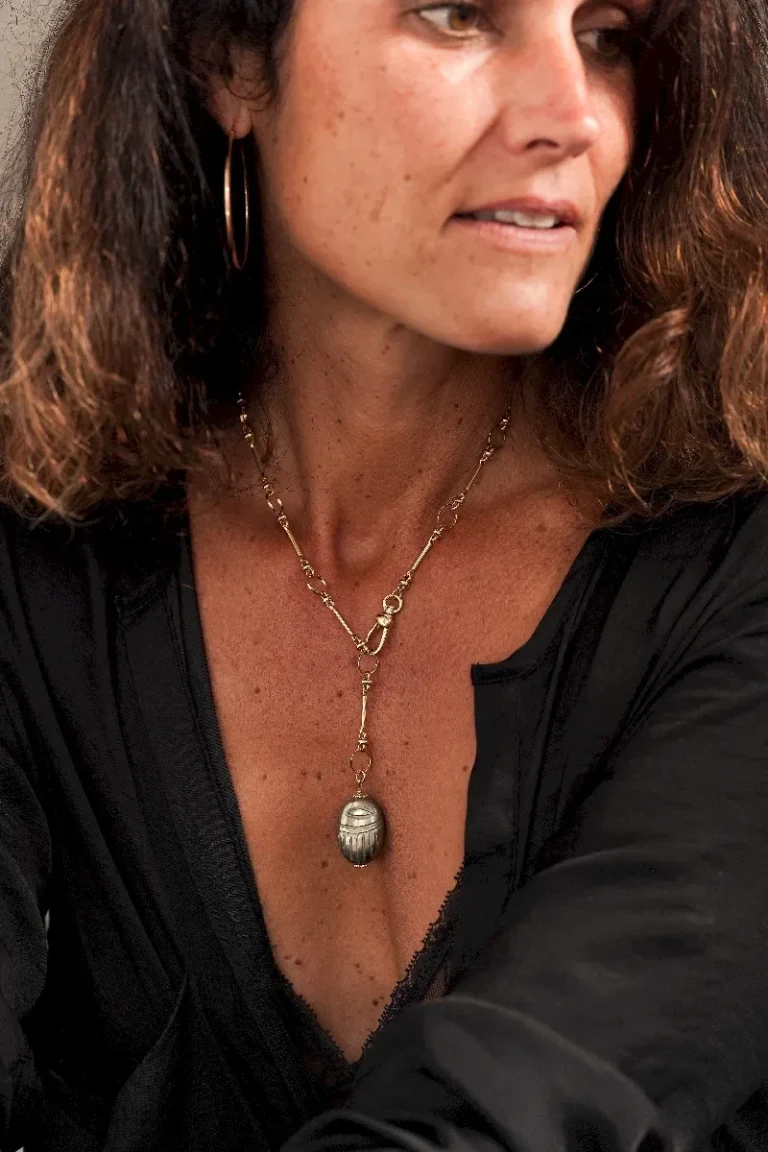 collier scarabée pyrite