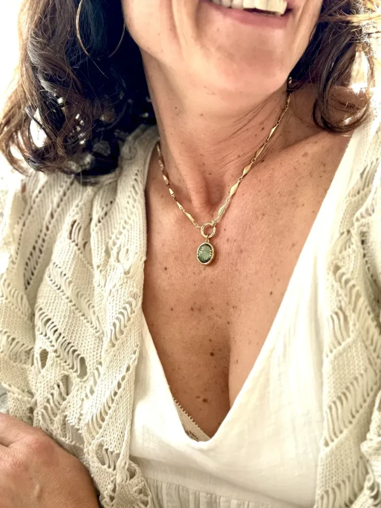 collier scarabée