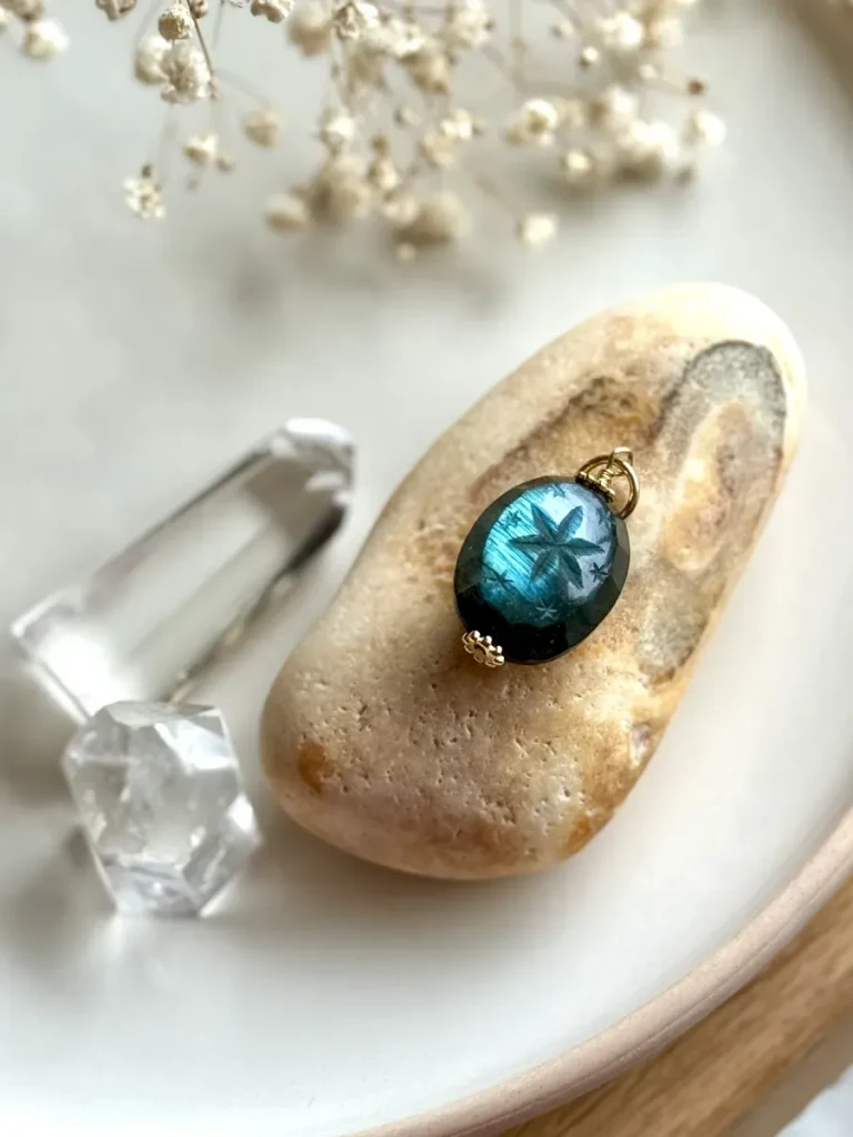 CHARMS BONNE ETOILE LABRADORITE - Protection, Confiance – Image 3