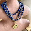 Le Lapis lazuli est la pierre de la transformation, il accompagne les passages de vie et aide au changement Il aide a trouver sagesse et intuition. Le Lapis lazuli est la pierre de la transformation, il accompagne les passages de vie et aide au changement Il aide a trouver sagesse et intuition.