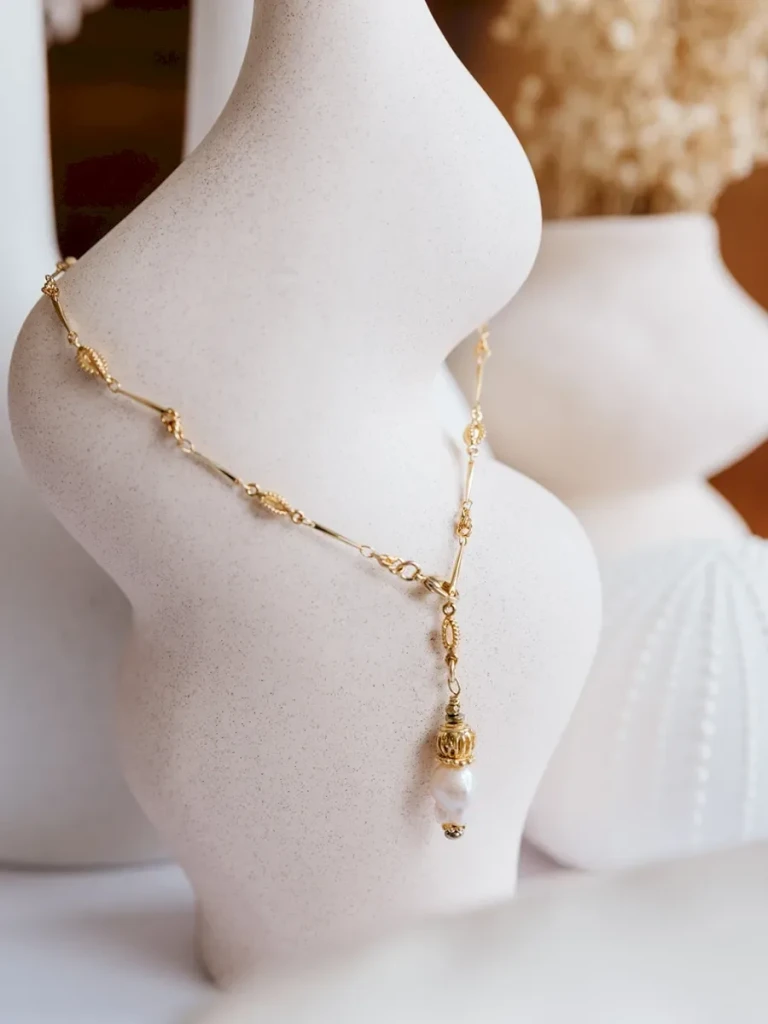bijoux-collier-pierres-naturelles-sautoir-cravate-perle-paulettequincaillerie-boheme-creatrice_25 collier chaine pendule cravate Suzanne