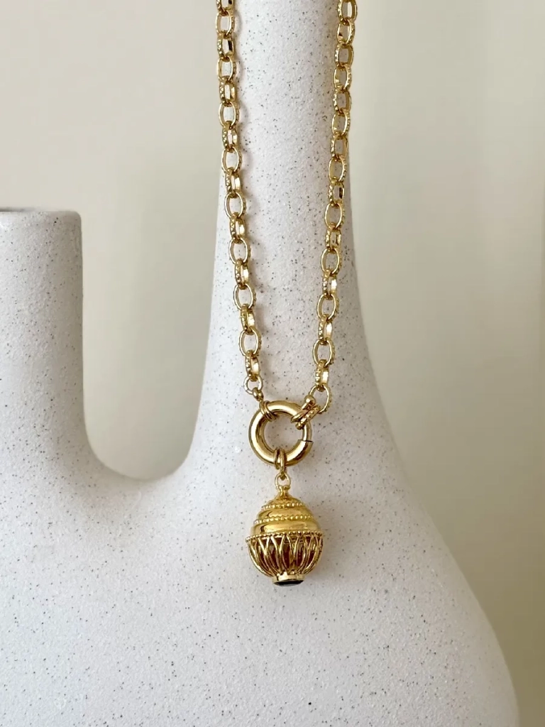 BOLA collier-chaine-or-adele_5