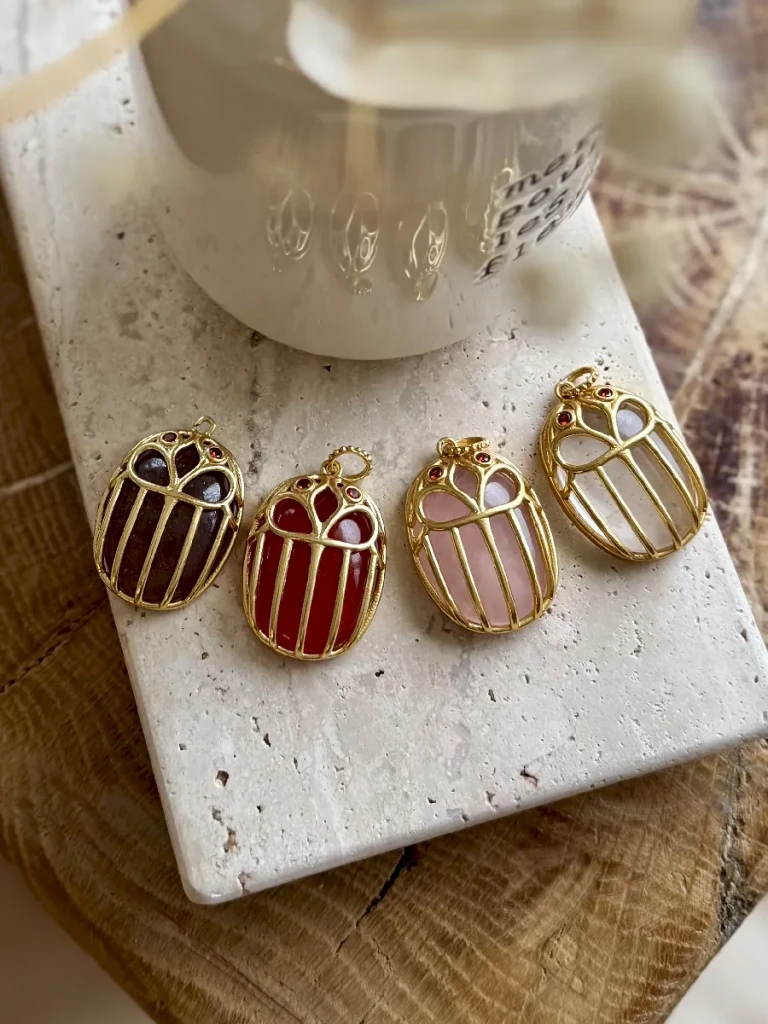 PENDENTIF SCARABEE XL PIERRES NATURELLES_7 PENDENTIF SCARABEE XL PIERRES NATURELLES_7